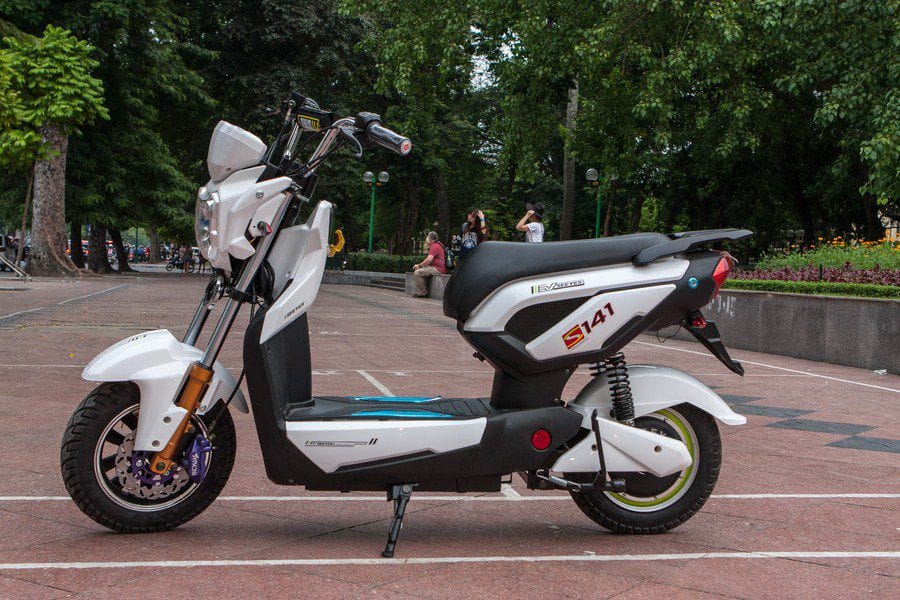 Zoomer S141 - mạnh mẽ, phá cách với những nét “dị”